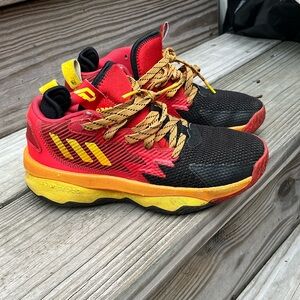 Kid's adidas Dame 8 J 'Dame Time size 4 youth big kids